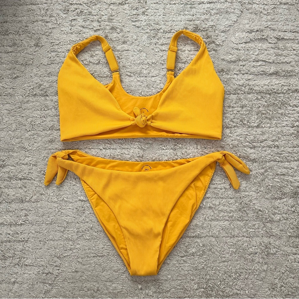 Kitty and Vibe Golden Yellow Bikini Set Size F Top 2XL Bottom